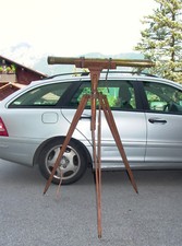 - grosses, antikes Fernrohr